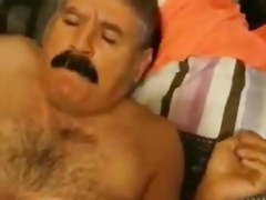 Maduro bigotudo